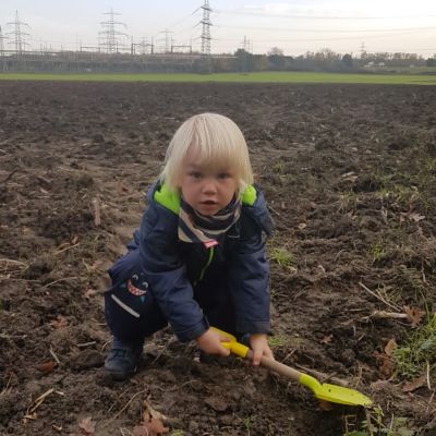 Kinder im Garten